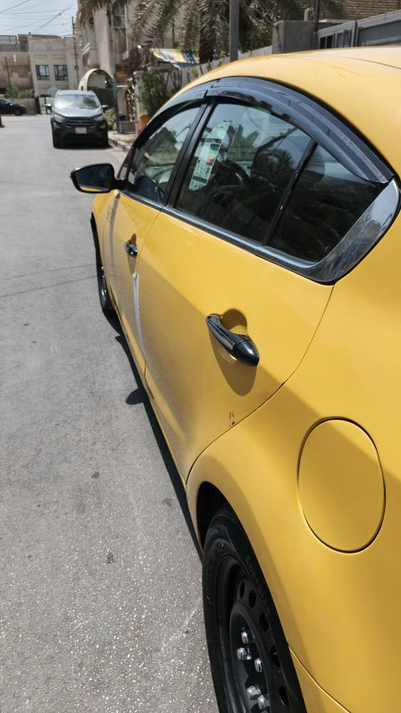 السلام عليكم للبيع كيا فورتي موديل 2015 محرك 2000 جي دي اي فول مواصفات سلايت بصمه قطعتين تبريد شاشه كامره تحكمات استيرن ضرر جاملغ وبنيد رقم بغداد بسمي السعر 97 وبيها مجال بسيط للاستفسار *********** بغداد, العراق
