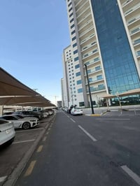 شقق للإيجار | مجمع البروج السكني ✨ المساحة 157 متر. طابق E طابق 2 اطلا...