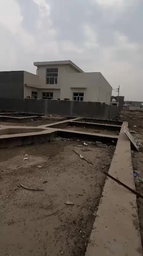 السلام عليكم للبيع بتلو مساحه ٢٣٠ متر السعر ٣٣ بي مجال باقي التفاصيل داخل الفديو
*********** ووو ***********
صويره خلف المعارض
