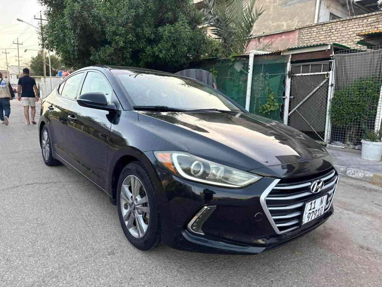 الانترا 2018 وارد امريكي  نص فول مواصفات se المعروفة
حادثها ربع البنيد ومصلح نفسه  (حادث امريكا موجود بالصور )
السيارة ليبل واحد ما مبدل منها اي قطعة 
كير محرك تبريد مكفول 
ومشدوده الها منظومة غاز اصلية تريد تشيلها تبقيها بكيفك 
بيها بارد بالجاملغ الخلفي صار 

السعر 120 وبيها مجال بسيط
اي استفسار *********** بغداد, العراق
