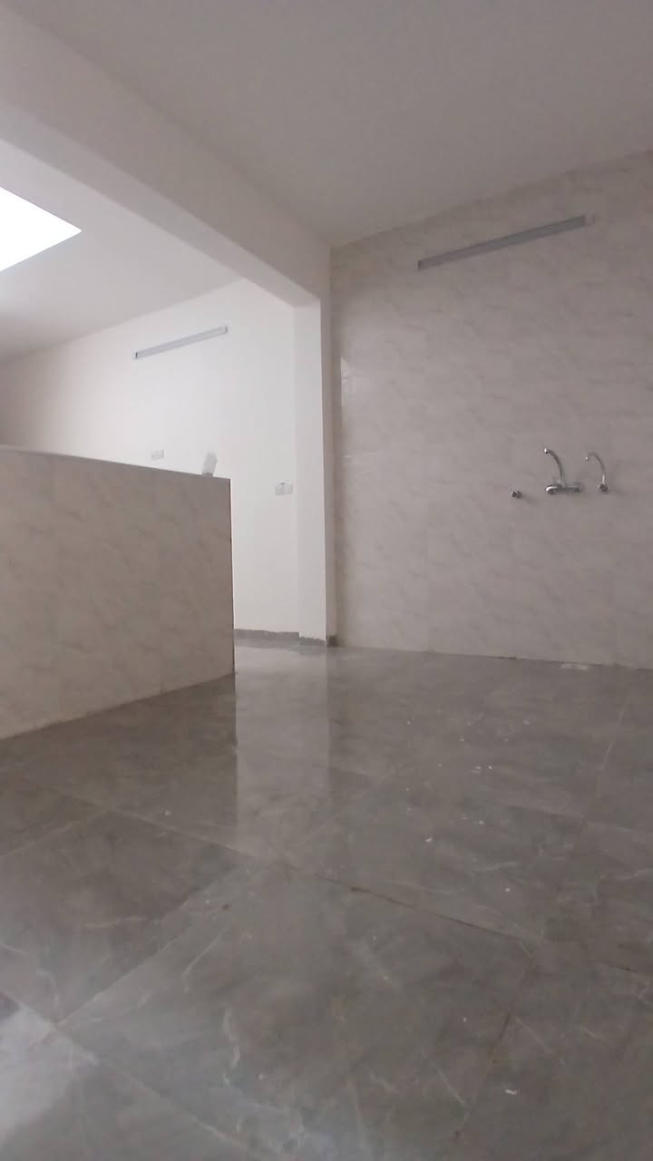 على بركه الله دار للبيع دوانم المعمل مساحه ١٠٠متر طابق واحد يتكون من غرفه واحده شغل ممتاز 
موقع الدار خلف جامع تبارك الرحمن للاستفسار اكثر اتصل على *********** او زياره مكتب زمزم
