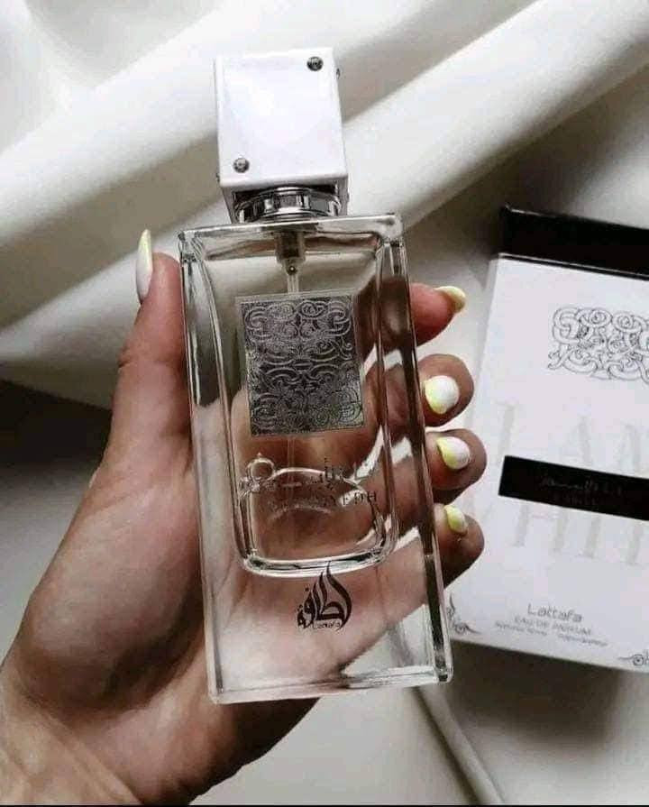 عطر آنا_الابيض  من شركة لطافة الاصليييي باركود💯 ثبات وفوحان اكثر من ٢٤ ساعه 
ملك العطور الخليجية المميز عطر انا الابيض😍😍
الذي يصنف على انه من اكثر العطور الفواحه والجميله ذات 
الثبات العالي والاكثر مبيعاً❤
للجميع 👍👍
لكلا الجنسين رجالي ونسائي
سعر الخصم  6 💚


**إذا كنت صاحب هذا الإعلان وتريد حذفه لأي سبب، رجاءا أرسل رسالة إلى الدعم الفني**