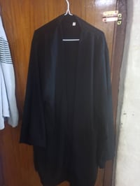 روب للبيع +قبعه خاليه من الكتابه يعني ساده اليريدهن يتصل عل رقم 078450...