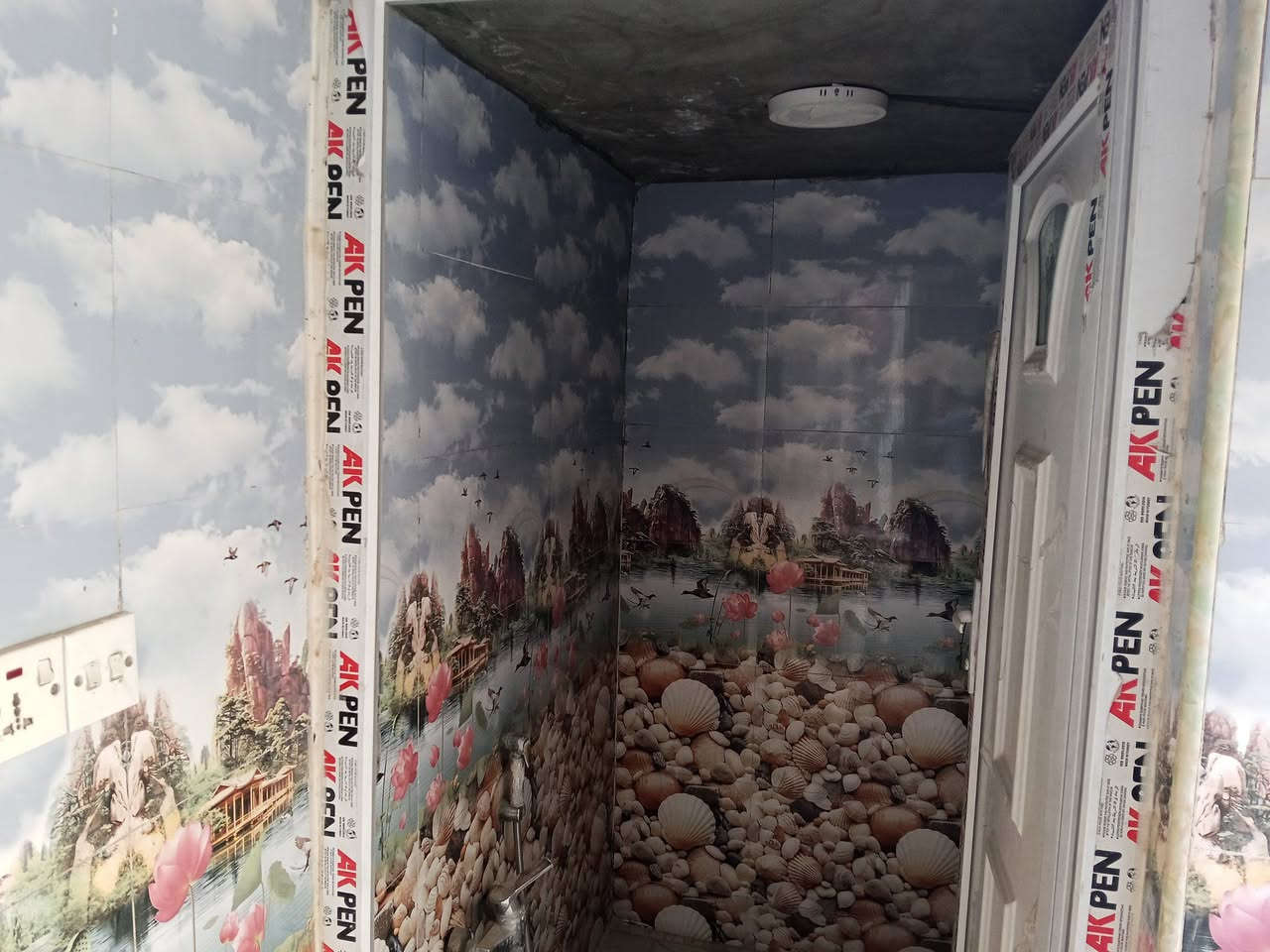 السلام عليكم دار للبيع طابو صرف مساحه 211 يحتوي على استقبال وصاله واربع غرف نوم وسويت 60 مترمعةالخدمات وكراج وثلاث حمامات بدايه شارع 70 الشارع الخدمي بين شارع 70 وشارع الجامع اول فرع على يمنا البيت سدد فرع  الاستفسار الاتصال ***********
