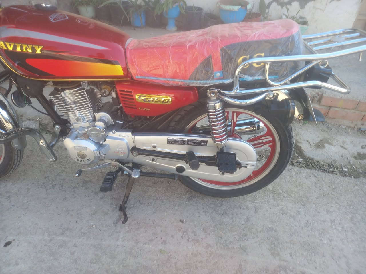 سلام عليكم دراجة موديل ١٠ محدثه ٢٣ رقم وسنوية رقم دولي تحويل ثاني يوم  ماناقصها اي شي دراجة جديدة سلف هندر كهربائيات كله شغالة مكان ديالى التحرير السعر ١٤٠٠ (مليون و٤٠٠) وبيه مجال  او مراوس هم ترهم شعندك دراجة نزل  للتواصل عبر وتساب او اتصال على الرقم ***********
