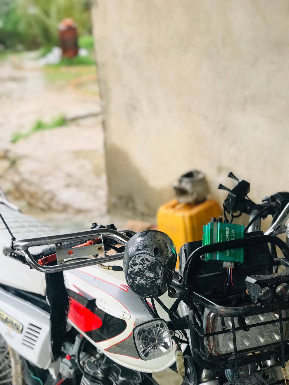 السلام عليكم تايجر 20 ابى الدرع وزن ثقيل شرط نظافه فول كهربائيات كلها شغاله من البقلايت للايت لا صرف لا تبخير محرك صافي ببدايه نضح دهن مراوس ايش عندك نزل بالتعليق اعطي فرق فوق انطي فوقه موبايل ايفون 7 بلس


**إذا كنت صاحب هذا الإعلان وتريد حذفه لأي سبب، رجاءا أرسل رسالة إلى الدعم الفني**