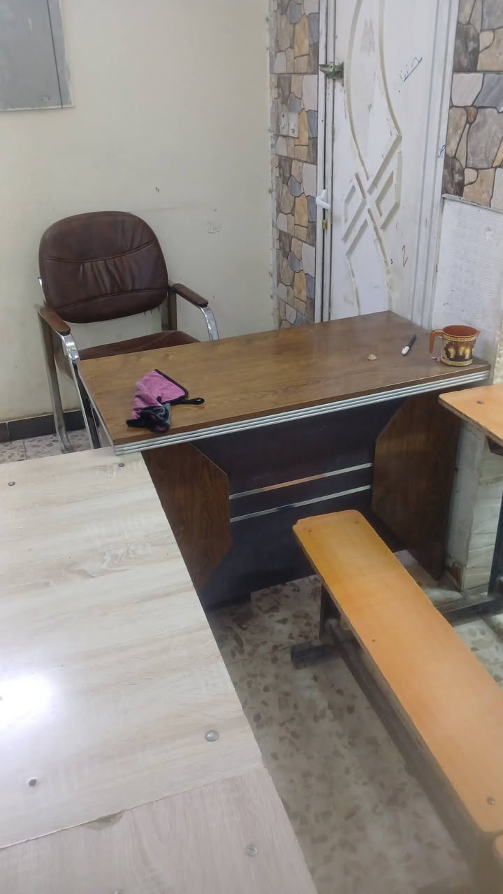 سلام عليكم اغراض  لبيع ميز مكاتبي سعره ٥٠ الف  رحلات سعر ٢٠ لاتصال ***********
١٠
