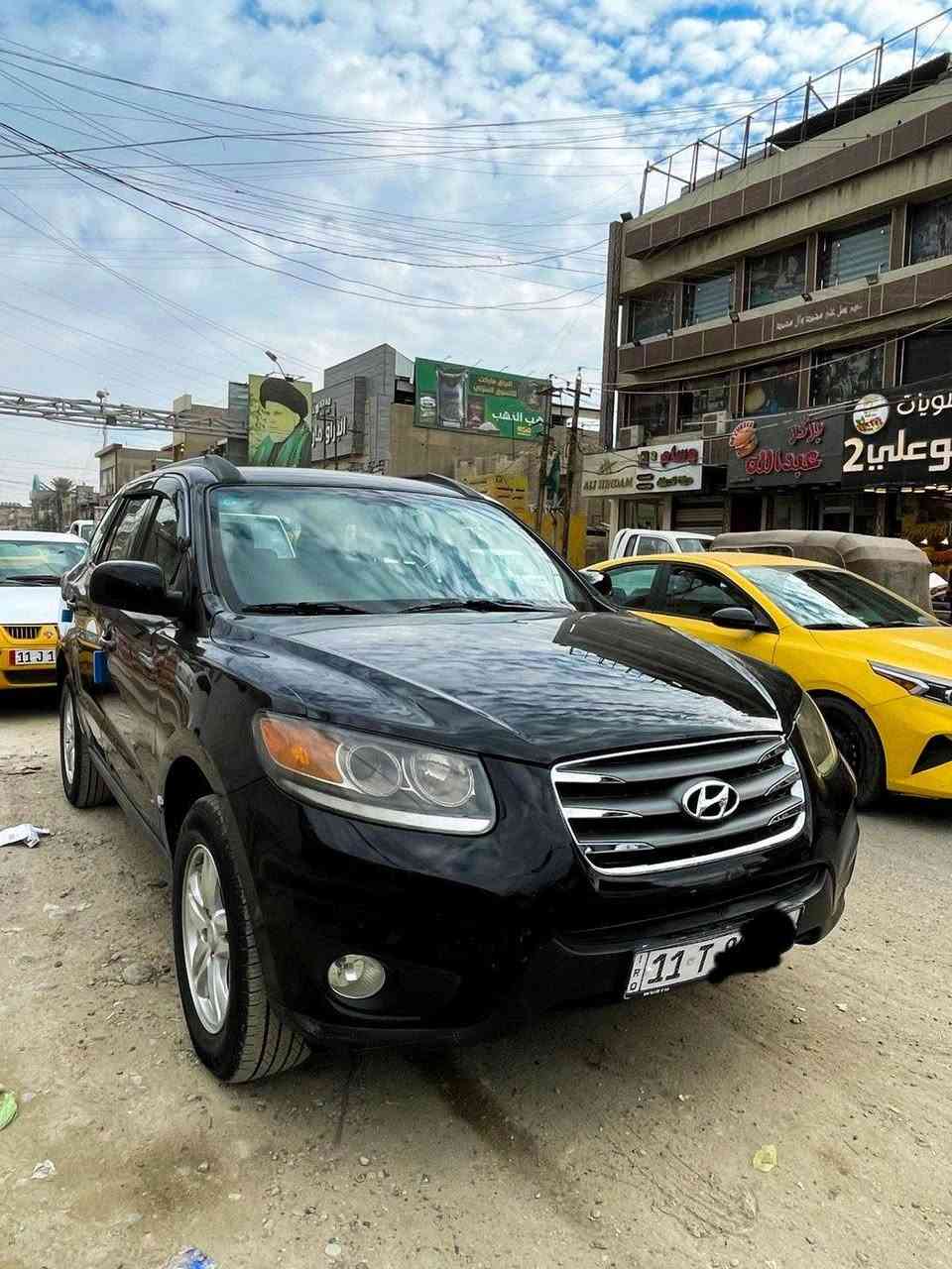 للبيع سنتافيا موديل 2012 وارد امريكي السياره كفاله من الضربه والصبغ والتبديل بيها طلقه بالبنيد ومصلح على كد المكان الباقي كفاله تبريد ثلج تخم تاير جديد محرك 2400 دوش السياره جاهزه مابيها اي نقص رقم بغداد الجديد بأسمي تحويل مباشر 
السعر 130 وبيها مجال 
للأستفسار ***********
عنوان بغداد
