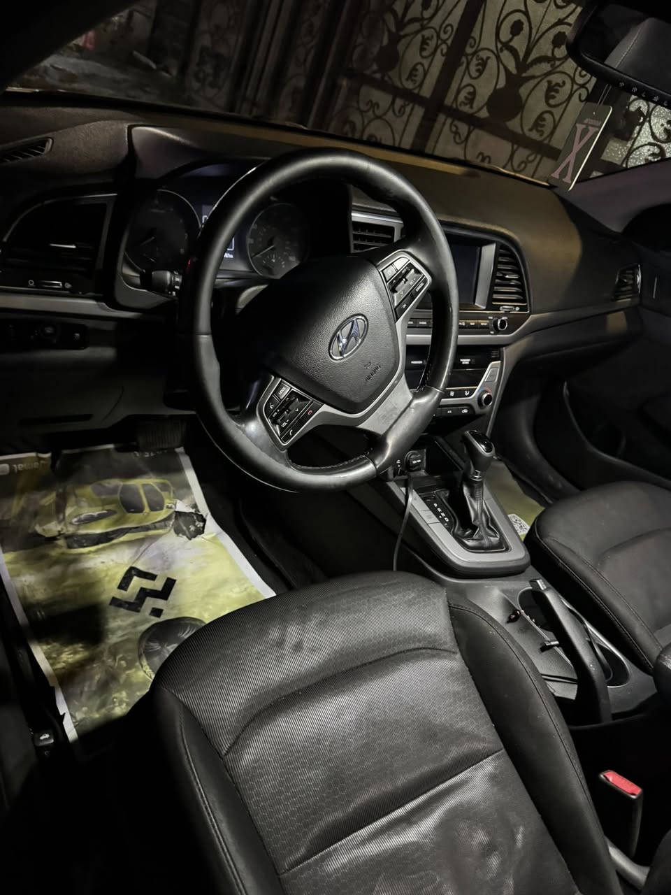 السلام عليكم النترا ٢٠١٧ لمتد فول مواصفات فتحة تحكم ستيرن هيترات بلكشن مكينة 2000 نضام ترحيب نقطة العمياء شاشة وكامرة وراد امريكي حادث خلفي سطحي بيهة صبغ ٥ قطع سيارة نضيفة مال بيت السعر ١١٩ وبيهة مجال مكان الغزالية رقم الهاتف ***********
