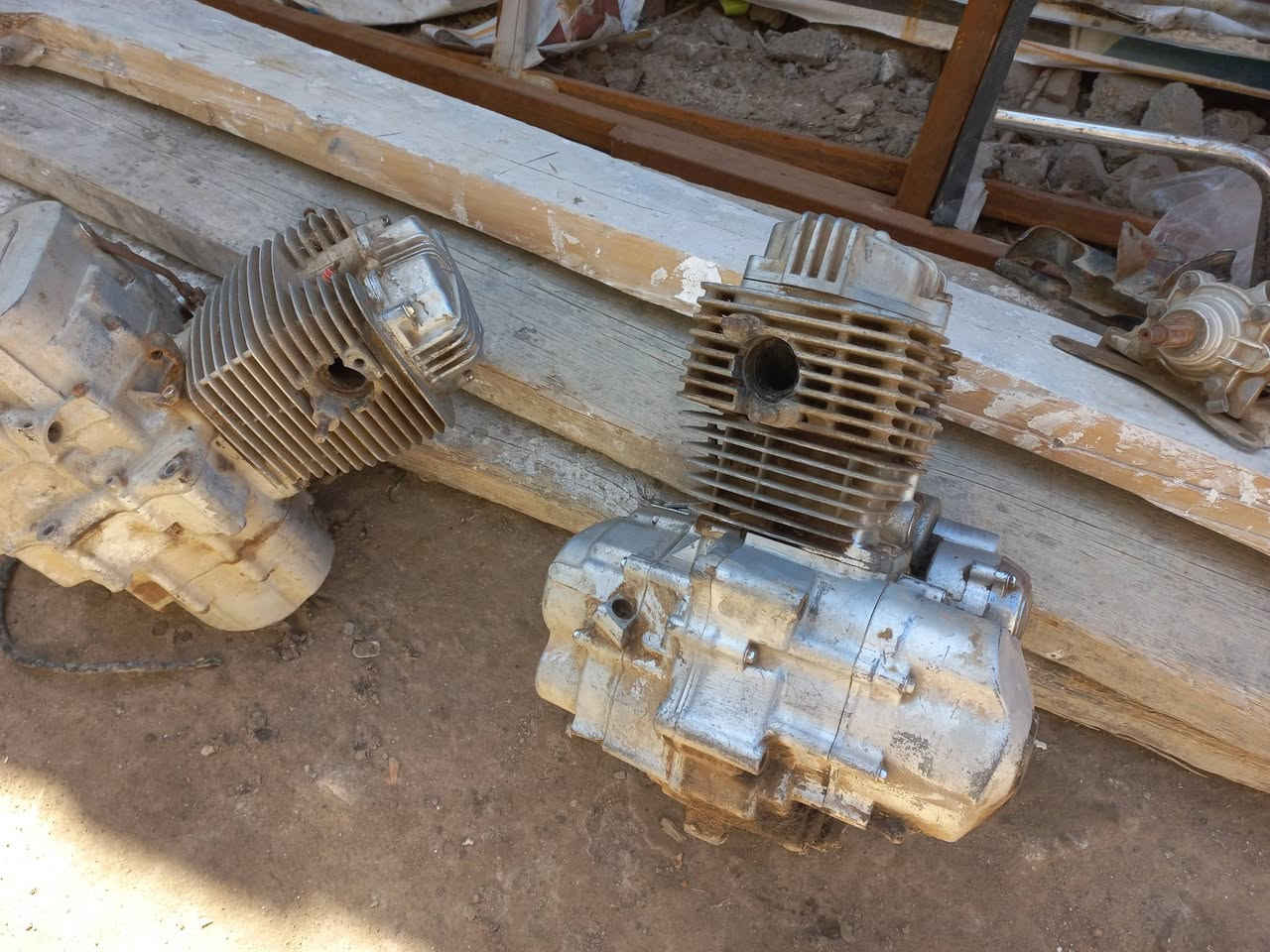 سلام عليكم ستوته تأخذه من يمي كارتون كامله محركين وياهه اوارق اصولي بسمي وعلي ماحاط عليهه اسن صبغ جديده صلطان  *********** سعرها  قفل 700
