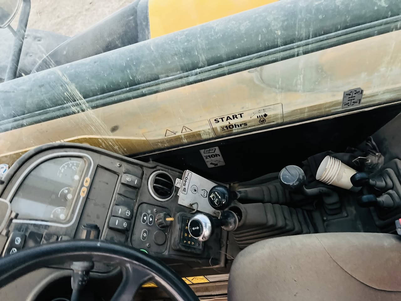 سلام عليكم 🫡 
البيع رافعه جي سي بي ساليت 
موديل 2016
رقم أربيل تحويل ثاني يوم
المكينه شغاله 
المكان بغداد تاجي 
رقم ***********
