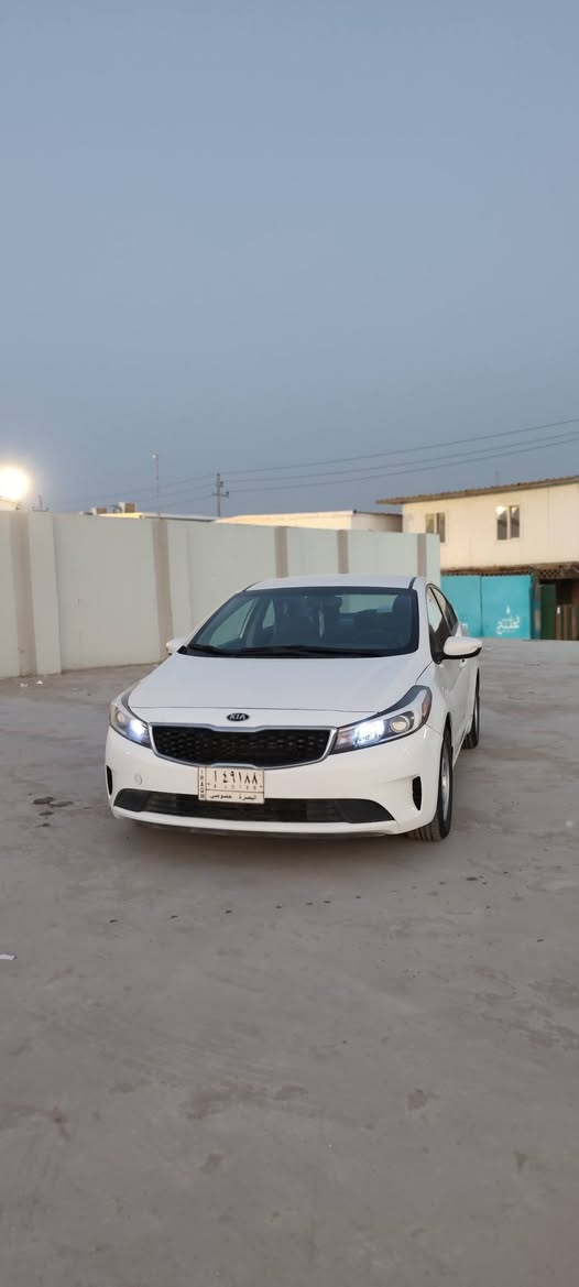 كيا فورتي ٢٠١٨ رقم بصره باسمي 
كفاله ضربه وصبغ وتبديل وغرق
محرك ٢٠٠٠ دوش كير at
كامره وشاشه
 تحكم ستيرن 
كروز سرعه
مرايه تعتيم ذاتي 
ماشيه ١٣٠ 
ادامه كامله وصدر وطخم تاير جديد 
ربع ما تذب عليها 
غير متواجد على الفيسبوك
*********** البصرة, العراق
