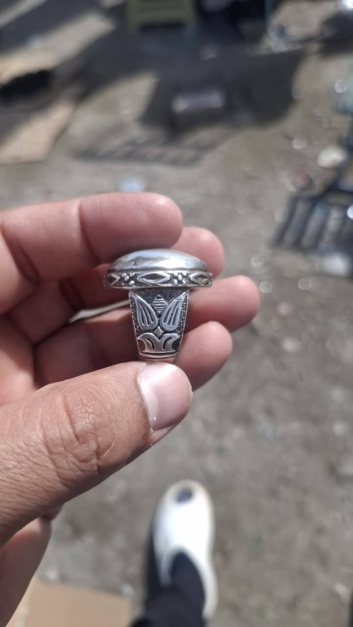 يا الله خاتم يماني  قديم صياغه ثكيله
مصور شخص معمم  سعر ١٦٠ الف مكاني بغداد مدينه الصدر لا يوجد لدي توصيل واذه اكو مراوس بقطع حلوه عادي وكل الهل بلي يراسلني قياس الخاتم ٢٢


**إذا كنت صاحب هذا الإعلان وتريد حذفه لأي سبب، رجاءا أرسل رسالة إلى الدعم الفني**