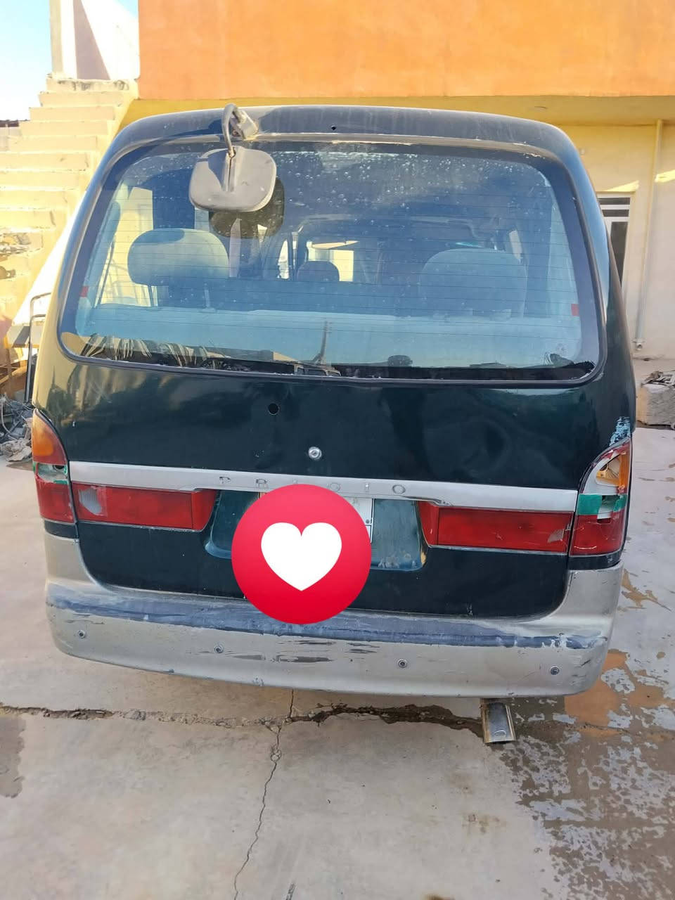 سلام عليكم بريجو البيع موديل 96 الماني تأخذ تحويل مصفره هيىه وغرامات محرك نضيف سياره مصبوغة جديد وبيها كم شخط  تخم تاير السعر 50 وبيها مجال الطيبين العنوان فلوجه شهداء وهاذه رقم ***********
***********
