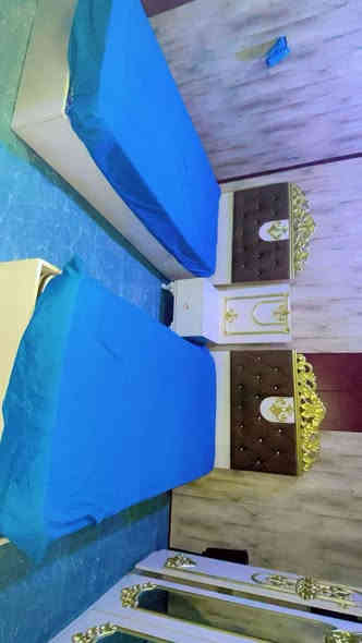 غرفه نوم ٩ قطع خشب تركي قوي جدا مع  اسره عدد ٢ خشب منفصلات (هديه) السعر ٧٠٠ ألف فقط لا غير 

***********
