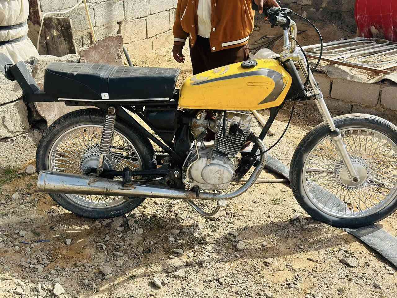 دراجه البيع هذا شكل ***********
عمود ٩٤٧ عوزه بس تجفينه  كله جديد شادله مكفوله كفاله عامه
