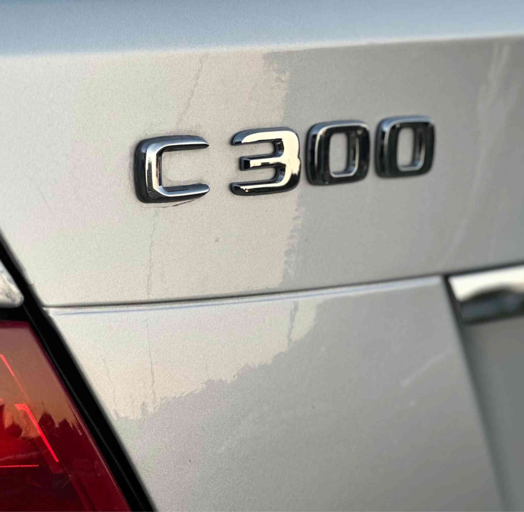 Mercedes benz C300  V6
موديل ٢٠١٠ 
محرك ٦ سلندر ممفتوح بشرط
مكان سيارة سليمانية 
**********************
سعر مطلوب ١١٩ ورقة مجال

للبيع فقط   
**************
سيارة بی جاملغ خلفي  صبغ
بدون ضربة 
و شبر جوه  بالباب سكن امامي 

مواصفات سيارة
****************
كشنات جلد
كشنات كهرياء 
مرايا شفط
شاشة متحرك
ستيرن تحكم 
و بعد مواصفات معروفة
***************
رقم فحص و هزة جديدة
گیر و محرك و تبريد و حدادية بشرط
 مسيرفسة كاملة و تخم تاير جديد

مكان سيارة سليمانية 

*********** السليمانية, العراق
