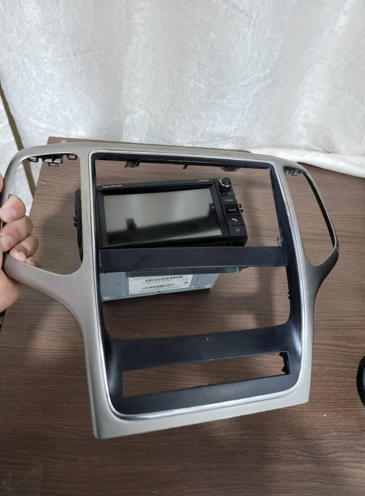 للبيع شاشه قلاب بلادية مال جيب لاريدو  مع الاطار سعرهاة 100 الف ترهم فقط على موديل ٢٠١٣ و٢٠١٢ و٢٠١١  للاستفسار *********** الشاشة نضيفة وشرط الشغل وعل فحص عنواني كربلاء
