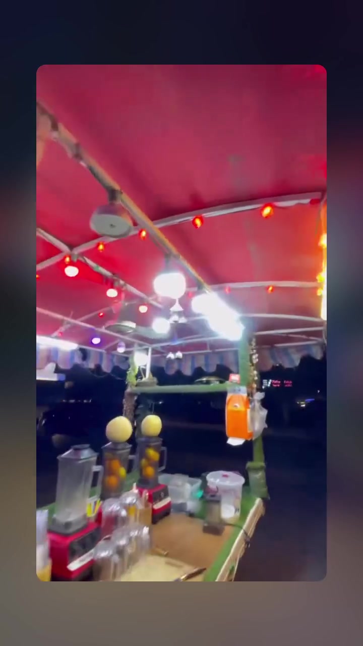 عربانه عصاير ولبلبي مرتبه وحلوه أي نقص مابيها
رقمي ‭***********‬
مكاني البياع 
رايدها ب ٨٥٠ وبيه مجال
