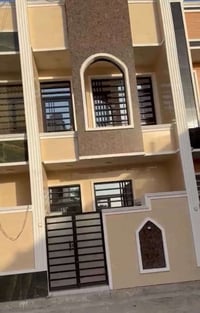 🏠 بيت للبيع – حي البساتين  📐 المساحة: 60 متر  🔹 الطابق الأول:  * صالة ...