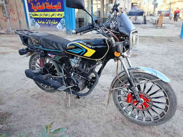 سلام عليكم دراجه ايراني نوع سونلك 5 كير مكينه 200 موديل الدراجهز 2026  الدراجه مكفوله كفاله عامه من كلشي بيهه بس الدبلات الاماميه ذبن دهن قليل مصارلهه هواي من طالعه من المعرض دراجه حلوه ونضيفه عوزهه بس غسله الرقم ***********
