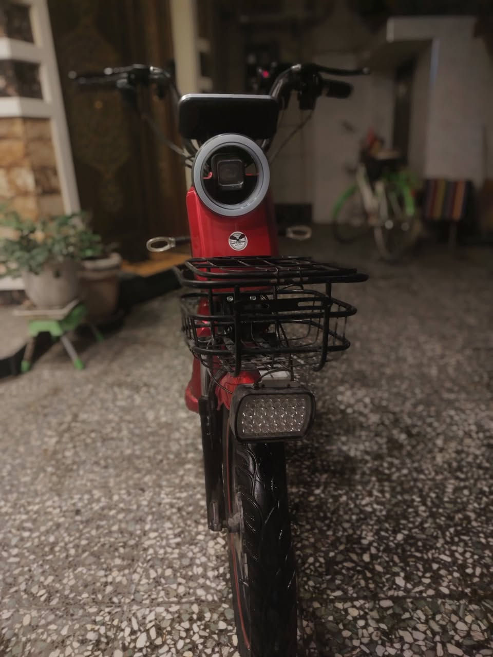 دراجه korea mr model 2025 للبيع ✨
مواصفات ملف بسعه 800W وباتريات عدد 4 اي 48V وممكن تسوي عدد 5 اي 60V العقل جوكر 60/48 والسرعه 99 على تطبيق ويز 34/35 حقيقي 4 نمر دبلات امامي خلفي الاضافات هورن ولايت همر كبير الحجم 
العنوان: بغداد_الدوره
الرقم:***********واتساب فقط 
السعر:400الف وبيها مجال
