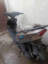 ماكس عدله بيه خيط تبخير وخمده بالكابريتر تشتغل و فجئه صارت تمشي وتخمد ...