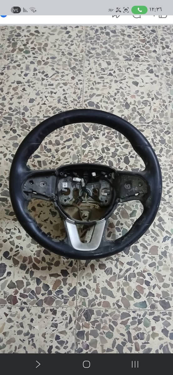 السلام عليكم شباب
هذن الغراض اشتريتهن وماشديتهن ابيعهن شلع حلل واخذ 
العنوان :بغداد جامع النداء 
رقم الهاتف :***********
