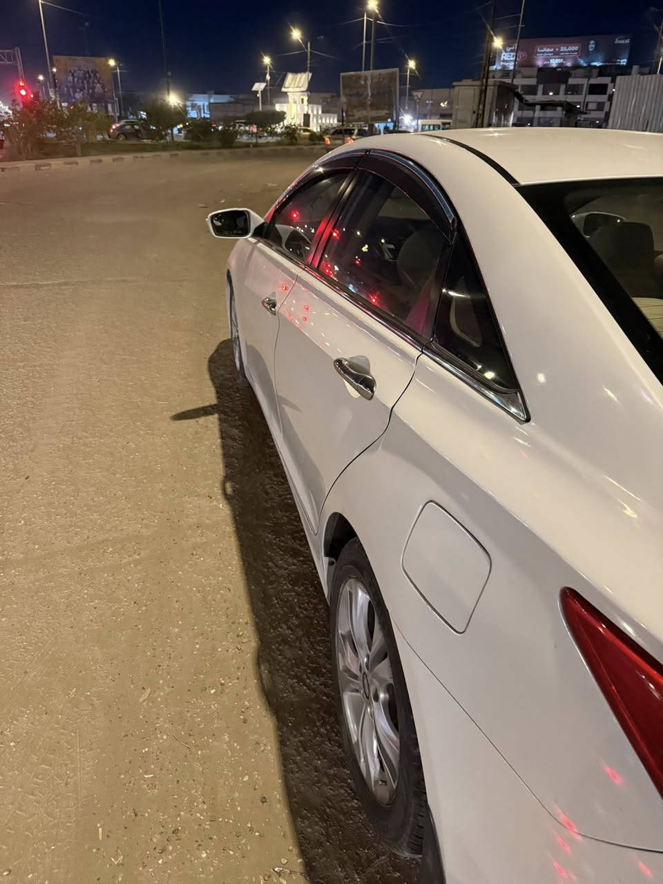 السلام عليكم سونتا خليجيه 2011 رفم بغداد ماشيه ١٧٠ اصل جديده تري زيروستخدام شخصي بيه ٣ قطع بدون دواخل  سعر ١١٥ وبيه مجال ت ***********
