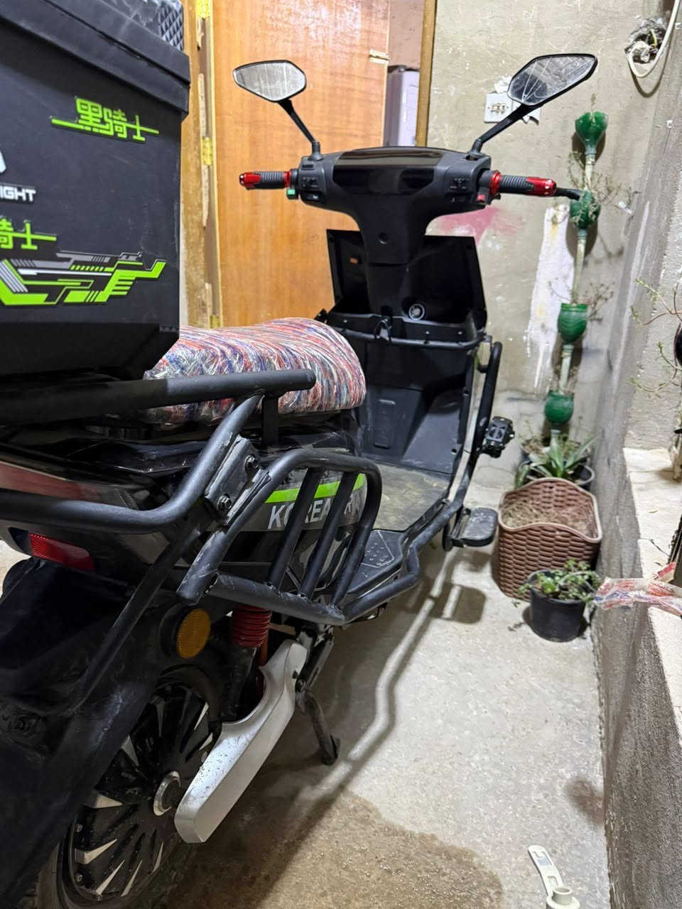 سلام عليكم من رخصت ادمن 
كوري جديد استخدام سبوع للبيع 

كامل مواصفات تشغيل بعد وكرت وسويج 

6بطاريات سرعه 120 

السعر المطلوب 850 بي مجال قليل ***********
***********
