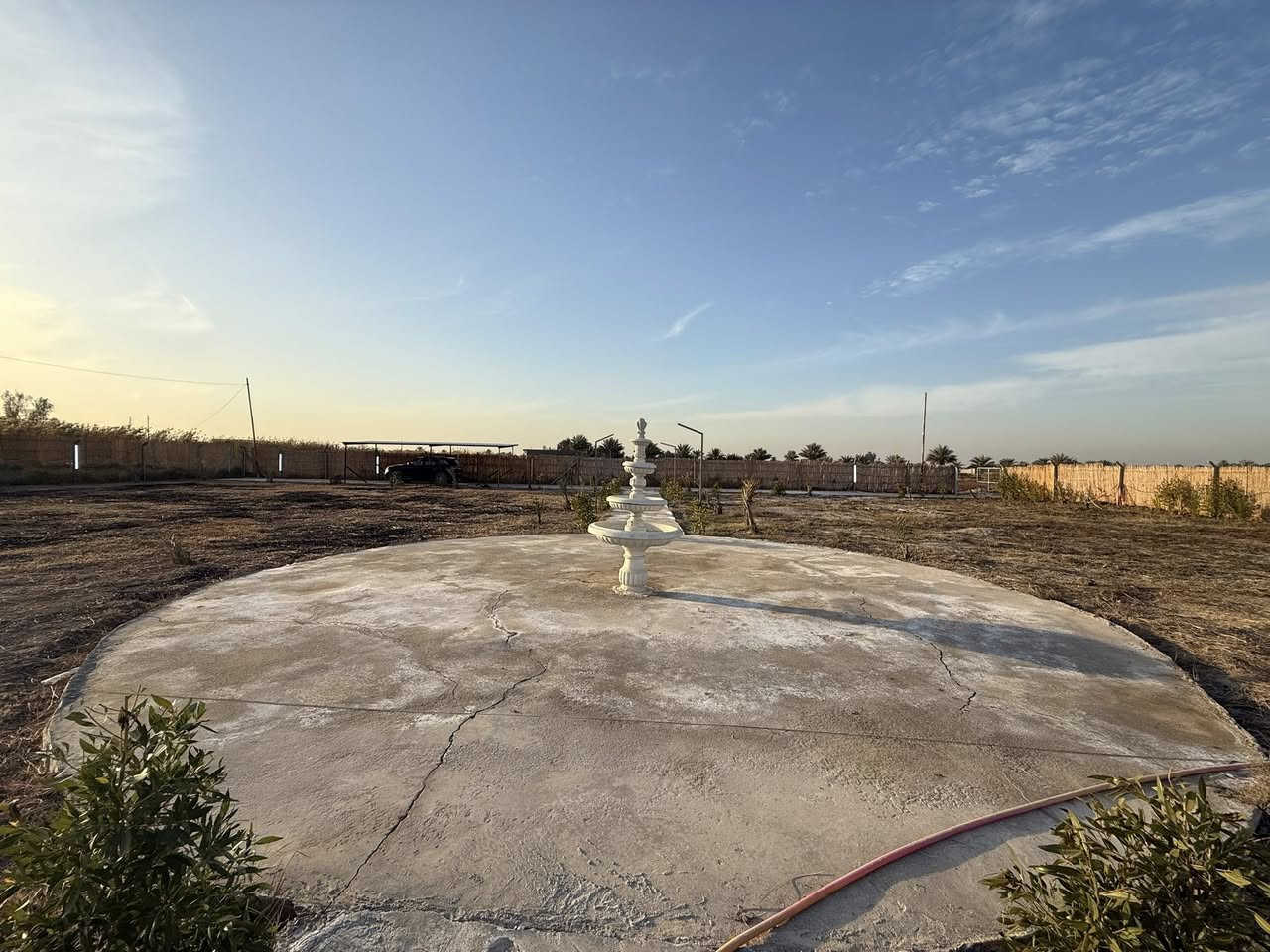 ان شاءالله بداية عام جديد مملوء بالخير والبركة على الجميع 

يعلن مكتب الشارقة للعقار في اليوسفية 

عن توفر دونم بالسند واقع حال دونم ونصف 

مسيج بالكامل وبي دار استراحة 

ومشجر وحديقة وترتيب يليق بالمشتري من اهلنا من بغداد 

متوفر ماء وكهرباء وشارع سبيس 

الموقع بغداد منطقة اليوسفية الشارع الثالث مربع المزارع اخر مربع بالمزارع 

السعر ١٧٥ وبي مجال 

العرض متوفر وخاص لدى مكتب الشارقة فقط 

اخوكم احمد الحمد الراجحي مكتب الشارقة للعقار 

***********
