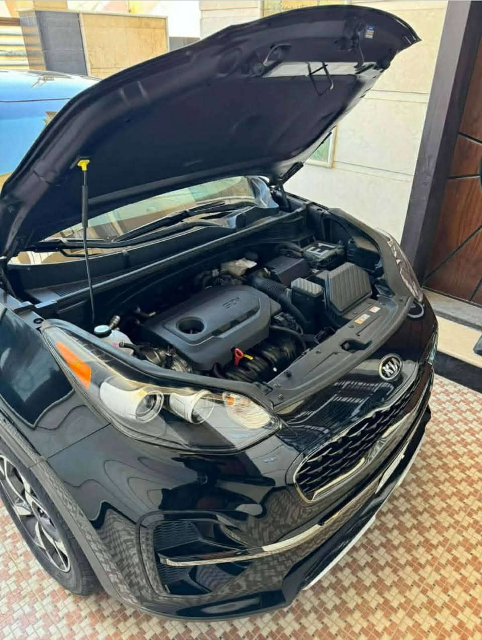 السلام عليكم
سبورتج موديل ٢٠٢٢ للبيع فقط وارد أمريكي حادثها جاملغ  امامي ومبدل بأصلي  ودعامية مبدلة أصلية.
السيارة بدون ايرباك
مواصفاتها LX يعني نص مواصفات (رادار امامي وكاميرا بلاديه وباقي المواصفات معروفة بالسبورتج.
ماشية ٩٥٠٠٠
رقم جديد بغداد باسمي 
وبيها تخم تاير جديد
وبطارية جديدة
صور الحادث  موجودة باصور
السعر الاتصال على الرقم
***********
او  بالواتساب
***********

السعر ١٩٥  قفل
