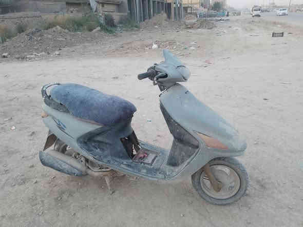 سلام وعليكم دراجه فراشه للبيع بس عطلانه جانت ادخن اني ابيع تفصيخ سواداته نيضفه السعر 175او بيه مجال العنوان شارع80قرب مدينت العاب ارض بابل ***********
