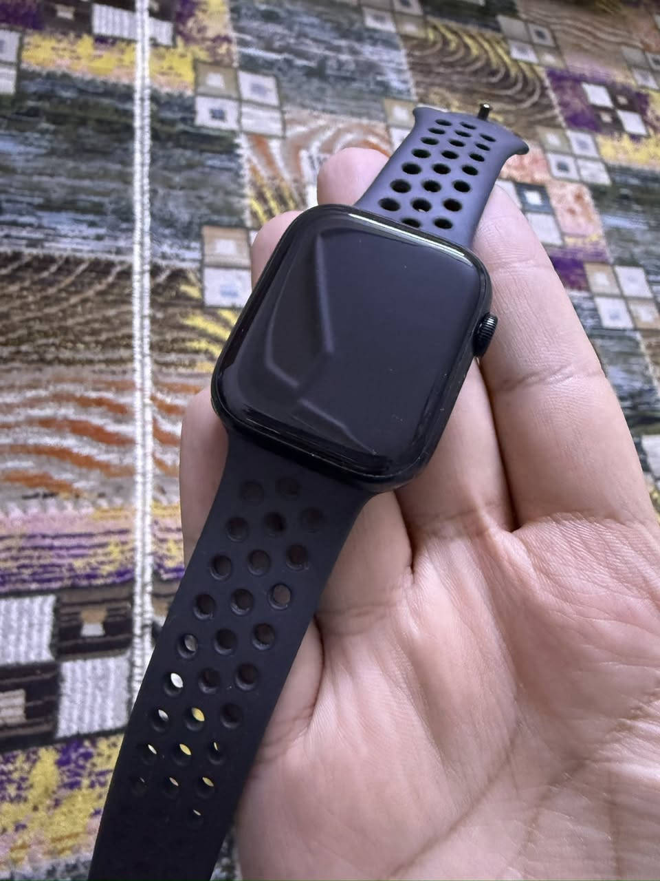 السلام عليكم 
ابل واتش جيل 7 اصدار نايك
ساعة نظافتها 100%
بطاريتها 86%
حجمها 45mm
الساعة كامل ملحقات باكيت وشاحنة 
الساعة يجي وياها هديه سيرين
سعر الساعة 250 قفل مابيه اي مجال 
تواصل واتساب فقط  ***********
