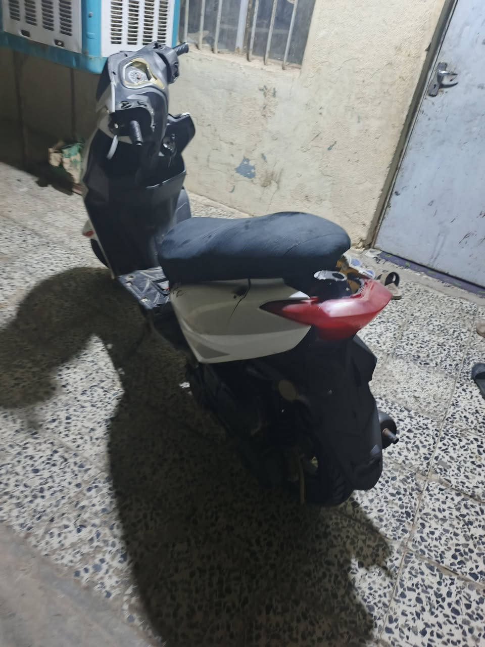 سلام عليكم دراجه للبيع سكنس مكينه مال ماكس سعر 125 وبيه مجال ***********
