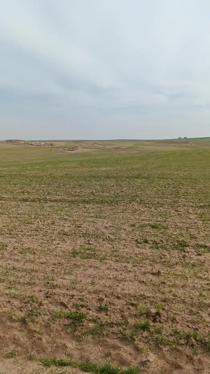 اقرا المنشور كامل ابيع اب هذه السعر لين عندي ضرف ومحتاج افلوس تنزيلات نص السعر عرض لأول مرة ومارح يتكرر اذا كل الأرض سعر الدونم مليون وربع واذا دونم سعر الدونم مليون ونص واذا اقساط سعر الدونم مليونين تدفع مليون والباقي اقساط مريح بدون كفيل للبيع ١٠٠ دونم للبيع وبسعر مناسب
ارض للبيع ١٠٠ دونم للبيع وبسعر مناسب سند 25 شرط التحويل طابو الحمدانيه 
والي ايريد كم دونم اقساط السعر يختلف اذا اقساط ادفع مقدمه مليون على كل دونم وباقي اقصد مريح بدون كفيل تقطيع حسب طلب الزبون
والي ايريد كم دونم هم ابيع الي ايريد قسم من الارض هم ابيع والي ايرد دونم بل بيع بالاقساط يدفع مقدمه والباقي اقساط هم ابيع الارض مسموح بيها البناء الارض مسموح بها البناء قريبه على فرع من نهر دجله وا قريبه على ماء الاسالة 1000 متر وقريبه عن التبليط 2000 متر اثنين كيلو من الموصل الى مفرق السلاميه ١٠. دقائق من من  سايدين كركوك مفرق السلاميه الى الأرض ٣ كيلو 

التواصل على الرقم *********** وتساب  اذا كل الارض اني طالب سعر مليون وربع 

تقطيع حسب طلب الزبون 
والي ايريد كم دونم اقساط السعر يختلف اذا اقساط ادفع مقدمه مليون على كل دونم وباقي اقساط مريح بدون كفيل ابيع حته لو دونم واحد هم ابي الأرض تصلح للزراعه و الأرض بستنان وا الأرض تصلح للتجشير الاشجار السياحه وا المتنزه 
اسعرمناسبه جدان اسال على الاسعر في المنطقة المجاورة متلكه اب هاذي الاسعار 

رابط موقع الأرض الخريطه https://maps.app.goo.gl/mYn8aRHi5pn9jxJE6?g_st=aw

https://maps.app.goo.gl/CYTkk4UL9vixWXkw7?g_st=aw

https://maps.app.goo.gl/aHvC6MnFMn72Tz8NA?g_st=aw

https://maps.app.goo.gl/uZqtr6vfx1UwMfBRA?g_st=aw
