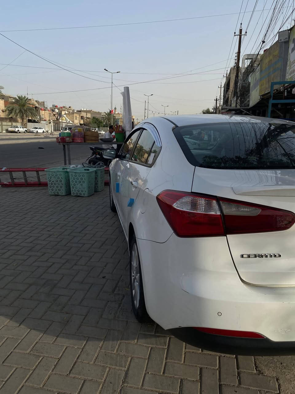 السلام عليكم
سيراتو 2017 خليجي بسمي رقم دولي
مواصفات:
-محرك 2000 دوش
-فتحة سلايد روف
-مري شفط
-تحكم استيرن
-كامره ….. الخ
بيها صبغ (الدوسات ونص الباب الخلفي ونص الجاملغ الخلفي) وبارد بسيط بمكانات
السعر /134 وبيها مجال بسيط
المكان/بغداد_حي العامل
***********
