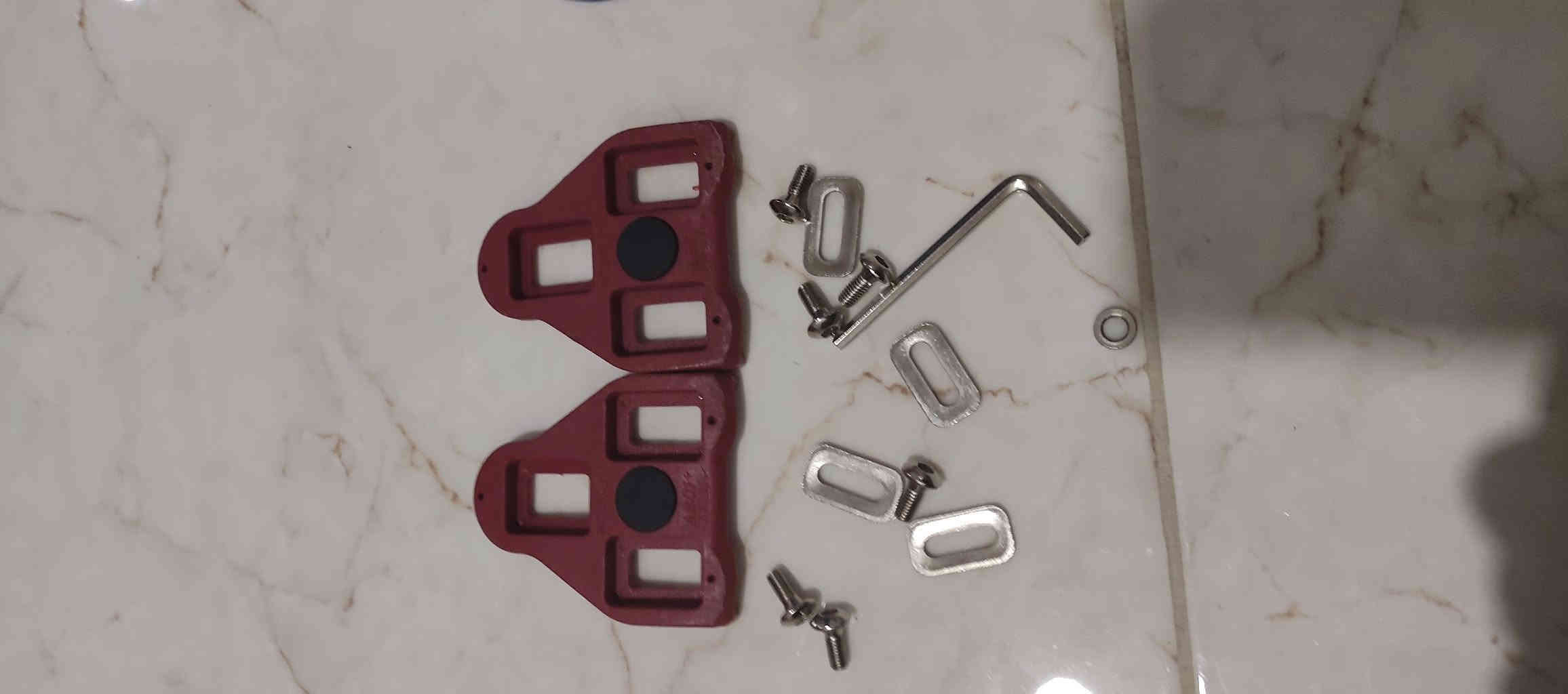 غراض دراجه الهوائيه للبيع
السعار و تفاصيل تحت كل صوره
يوجد توصيل الجميع محافظات العراق 
***********
