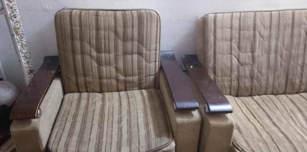 نص تخم للبيع
٤ كراسي  وقنفه
٧ مقاعد السعر ٨٠بي مجال
العنوان الحكيم


**إذا كنت صاحب هذا الإعلان وتريد حذفه لأي سبب، رجاءا أرسل رسالة إلى الدعم الفني**