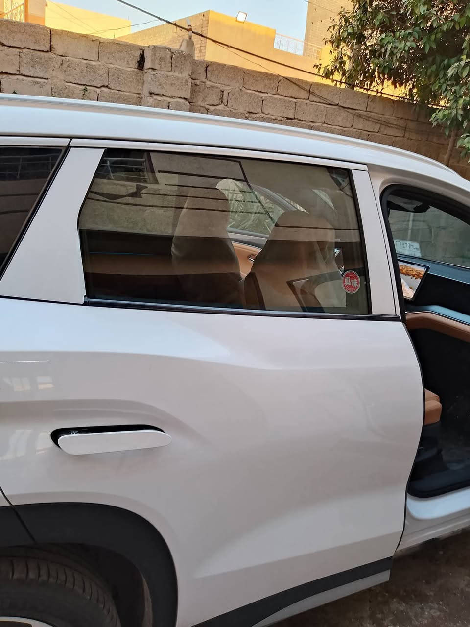 العادي و المضلل ولجميع انواع السيارات
( العادي , والمضلل ,و الدرع , و الأليات ) 
✅بيع وتركيب زجاج السيارات 🚘 
✅افضل شركه زجاج سيارات 🥇
✅جودة اتقان عاليه مع ضمان حقيقي 
✅سليكون مقاوم لسيارات المتئاكله 
✅يتوفر سليكون yorthan🇮🇸
pare bride✅
متعاقد مع التأمين للستفسار ***********
يتوفر خدمه __ موقعيه 📍🚚 مجاناً 
      ☎️    ***********
✅اذا كنت ترغب في تغيير زجاج سيارتك نوفر لك افضل انواع زجاج السيارات العالمي 🌐 ( أصلي و تجاري ) 
✅ أكبر المستوردين في العراق  🇮🇶 لجميع انواع السيارات كافه
***********      ☎️
العنوان باب الشيخ قرب مقبرت الغزالي
