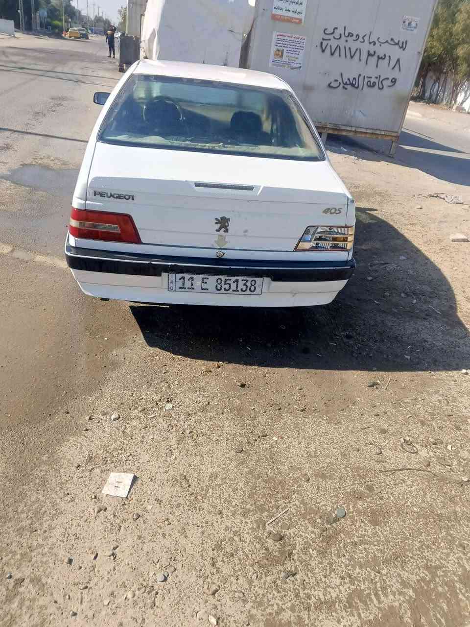 سلام عليكم بيجو لميس 405 موديل 13 رقم بغداد انكليزي كير محرك مكفول بيهه تلحيضات بسيطه كلش سعر 42 وبيهه مجال قليل عنوان بغداد حي جهاد  رقم تلفون ***********
