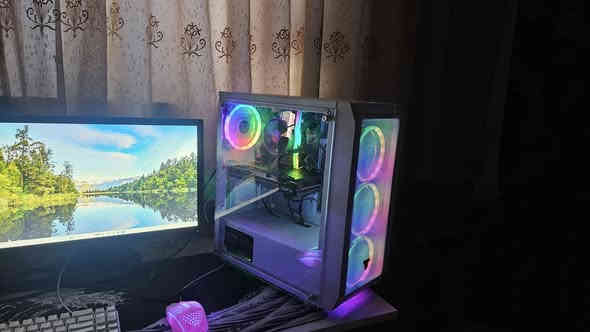 السلام عليكم حبايب
تجميعة للبيع فقط كيس!
مواصفات الكيس نكدر نكول عليها متوسطة
CPU:i3 12100
M.B:Colorful h610m m.2
GPU:RX 6600XT 8G XFX SWIFT
 RAM:T-FORCE 16G 3600HZ RGB
SSD:512G KINGSTONE
P.S:ROCKET 650W RGB
CASE:هذا الحلو

طبعا التجميعة نظيفة فوك ماتصورون ويمكن مشتغلة بس ٣٠ مرة لان جانت لولد بالسادس وقدم صيدلة
واذا ماكدرت تدزلي رسالة بس علق وتدلل لان التحديث الجديد مال الفيس ماادري شسوة يمي
سعر التجميعة 625الف
مكاني ناصرية مركز
اتصال ***********
واتس +989382676371 مخلي الباركود اخر صورة
توصيل موجود جميع المحافظات
ادمن يوم زواجك💙❄
