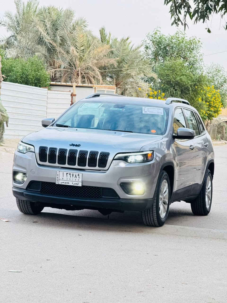 سلام عليكم جيب شيروكي مديل 19 الرقم انكليزي السياره باسمي السياره ماناقصها شي الحمدلله السعر 175 وبيها مجال بسيط للبيع او المراوس حسب القناعه 
الرقم للاستفسار ***********
