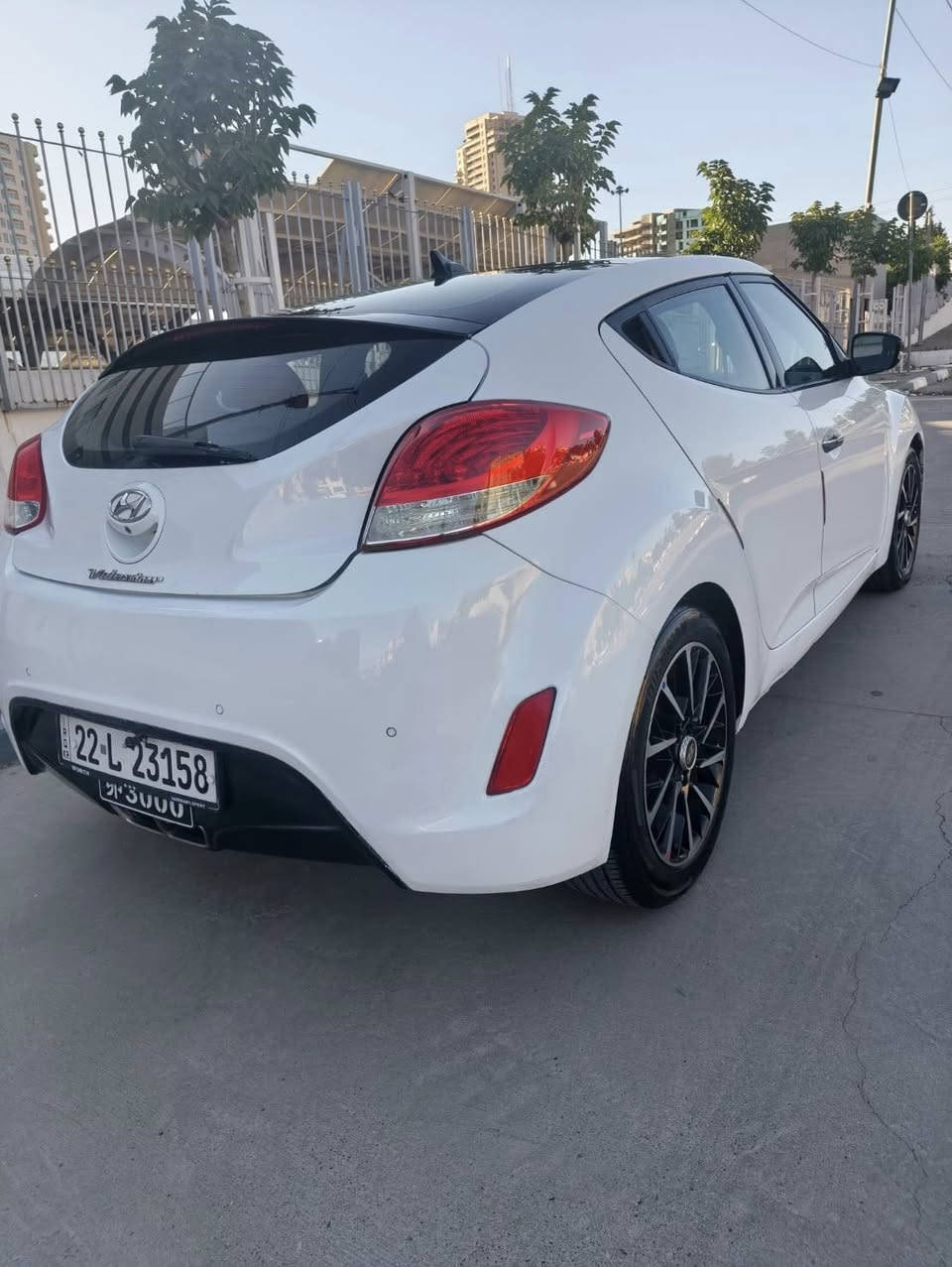 Hyundai Veloster 2013
هۆندای ڤلۆستەر ٢٠١٣
بیلاد ناو سور 
پانۆڕاما
کوشن هیتەر 
سوکان ڤۆلیۆم
بەسمە
شاشەیە
کامێرا
سەنەوی تازەیە 
تەحویلو غرامە بە شەرت 
سەیارەکە بێ بۆیاخ بێلێدراو
گێڕو مەکینە بە شەرت
لە سلێمانیم 
***********
