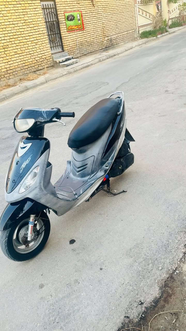 السلام عليكم دراجه للبيع السعر ٥٥٠ و بيه مجال قليل مفتوحه ولفات فقط مكينه خرسه ناصريه مركز التواصل *********** واتساب
