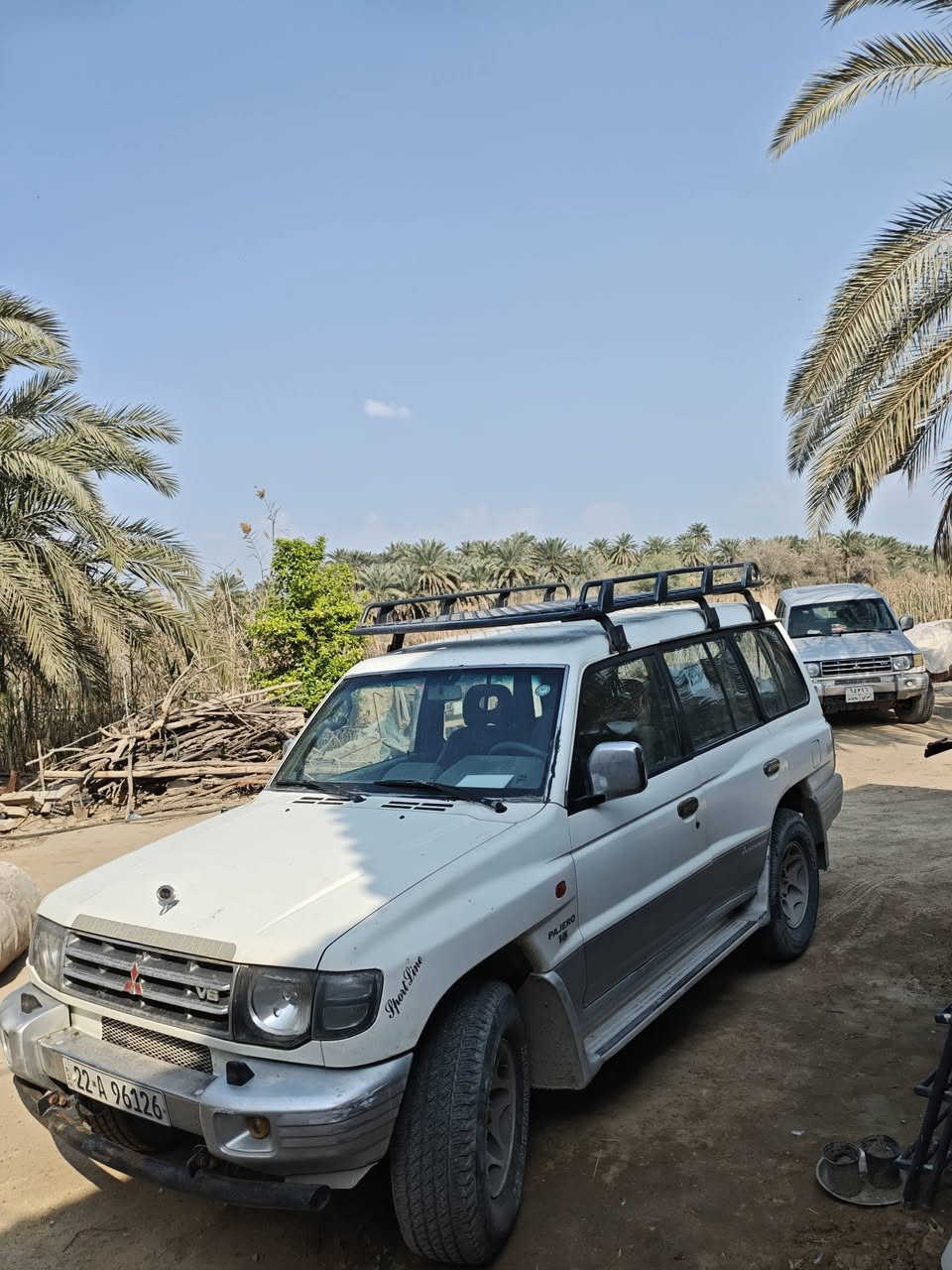 للبيع باجيروو عدد 2 موديل 2000 الرصاصية سعره $58 محرك تعبان 3.5  الثانية البيضه سعره 68 محرك3000 موجودات بالنجف راعية وسنوي نجف ارقام شماليات للتواصل ***********
*********** السيارات نضيفات ومكفولات
