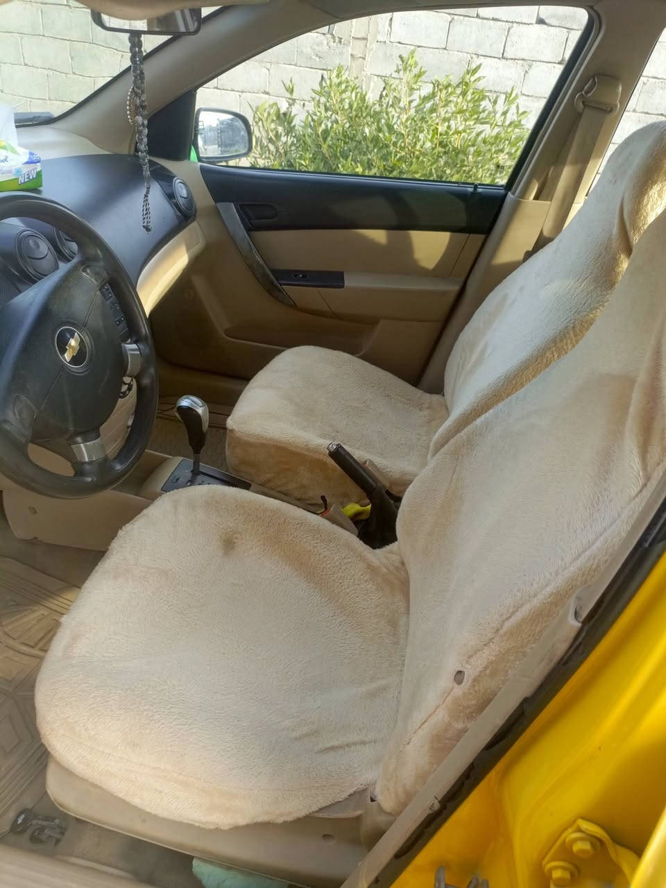 سلاام عليكم سيارة افيو موديل ٢٠١١بيه قطعه وحده جاملق سياره اوتماتيك سياره مصفرة من هيئة وقرامات  سعر53وبيه مجال شي قليل مكاني بابل ناحية  نيل رقم الهاتف ***********
