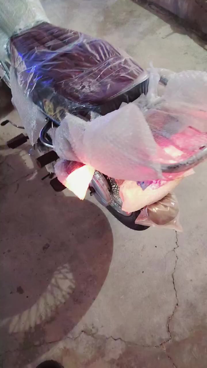 السلام عليكم عندي هاذ تايكر صارلي سبوع من طلعته صفر موديل 25 ماشي 500 كيلو منفيس كلشي ويا بعد تعرفون صفر محاجه تشوفو وتفحصو اريد اراوس بستوته سويج بسويج مانطي فرق وهاذ رقمي واتساب موجود ***********
