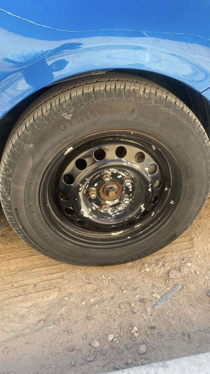 سلام عليكم
‏عندي رنكات كلش انضاف 
وجديد وتايراتهن جدد
السعر 350 وبي مجال
‏هذا رقمي *********** حجم التاير 15 ￼￼
