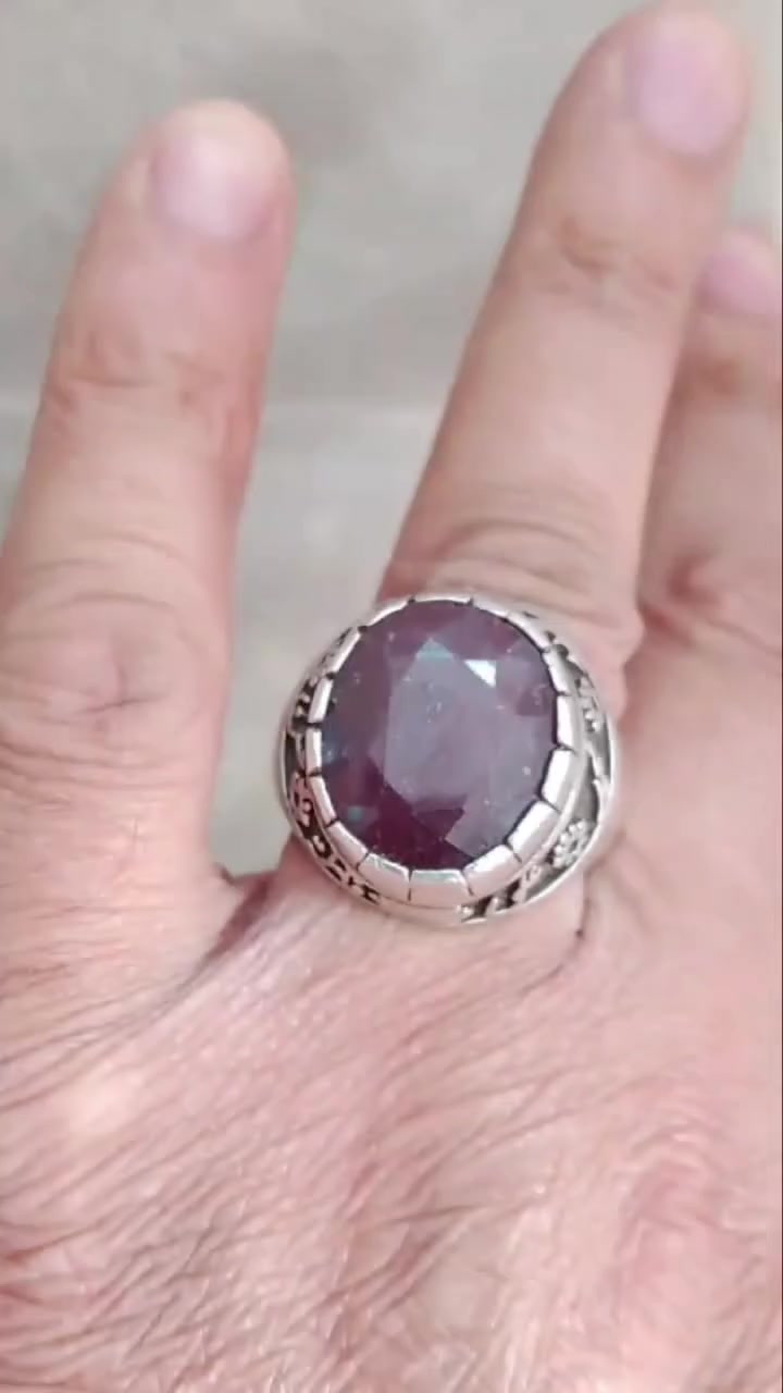 ياقوت راقي خشن 
بيع او مراوس.


**إذا كنت صاحب هذا الإعلان وتريد حذفه لأي سبب، رجاءا أرسل رسالة إلى الدعم الفني**